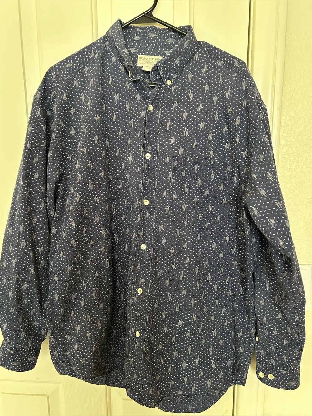 Men’s Banana Republic Light Navy Blue Printed Button-Down Shirt
